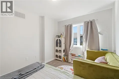 35 Pelican Lane Hamilton ON L8K 0A4