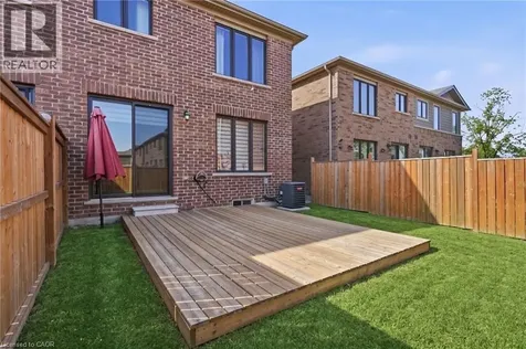 35 Pelican Lane Hamilton ON L8K 0A4