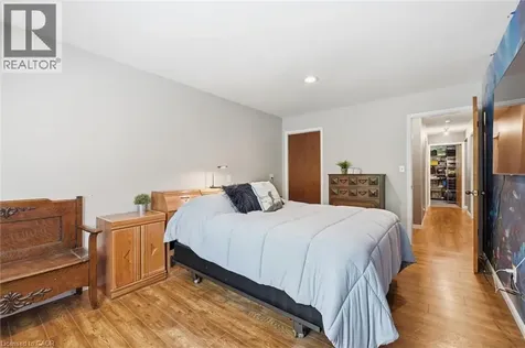 28 Rousseaux Street Hamilton ON L9G 2W5
