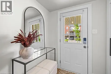 14 Hiscott Drive Waterdown ON L8B 0A2