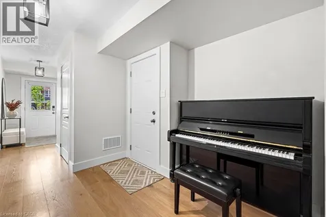 14 Hiscott Drive Waterdown ON L8B 0A2