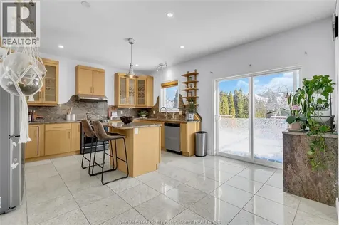 3852 Concord Court Windsor ON N9G 3B3