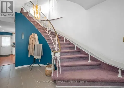 412 Montreal Road Ottawa ON K1K 0V4