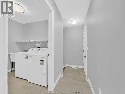 1186 Peabody Avenue Windsor ON N8P 0C7