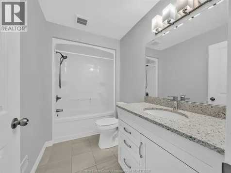 1186 Peabody Avenue Windsor ON N8P 0C7