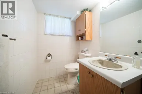176 Kimberly Drive Hamilton ON L8K 4L1