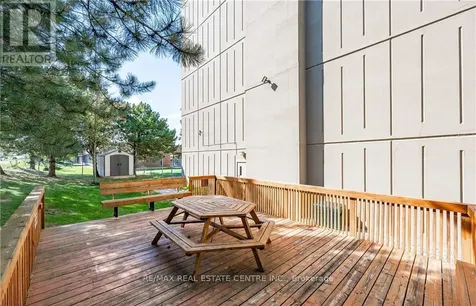 65 Highland Crescent Kitchener ON N2M 5M8