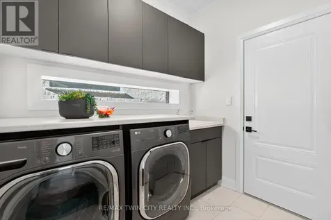 296 Raspberry Place Waterloo ON N2V 0H3