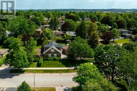 52 Maple Crescent Orangeville ON L9W 1X7