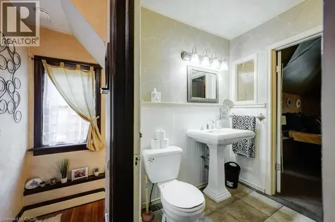 78 Chestnut Street Kitchener ON N2H 1V1