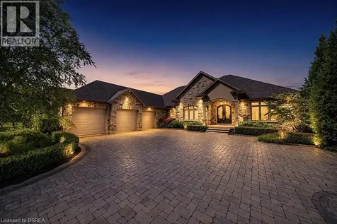 29 Westlake Boulevard Brantford ON N3T 0E1
