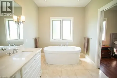 29 Westlake Boulevard Brantford ON N3T 0E1