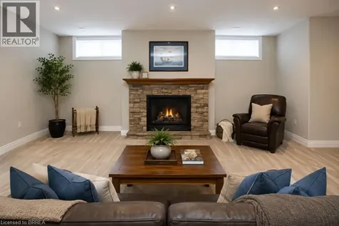 29 Westlake Boulevard Brantford ON N3T 0E1