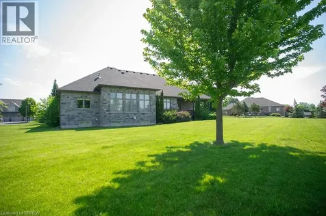 29 Westlake Boulevard Brantford ON N3T 0E1