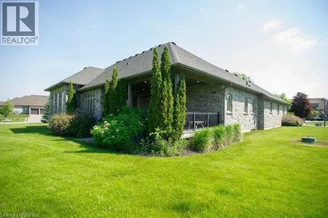 29 Westlake Boulevard Brantford ON N3T 0E1