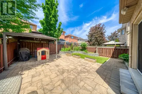 129 Fadine Road Newmarket (summerhill Estates) ON L3X 2P2