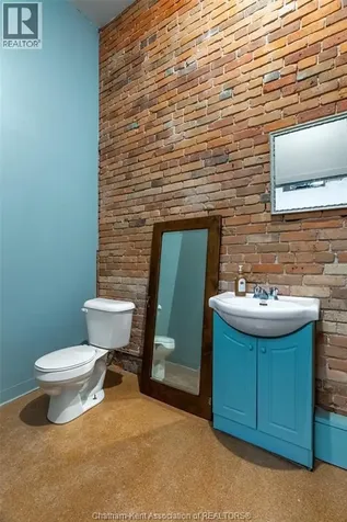138 King Street West Chatham ON N7M 1E3