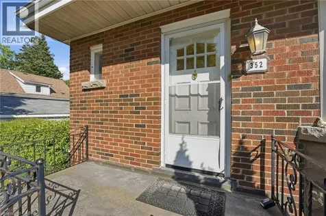 352 Parkside Drive Waterdown ON L0R 3H0