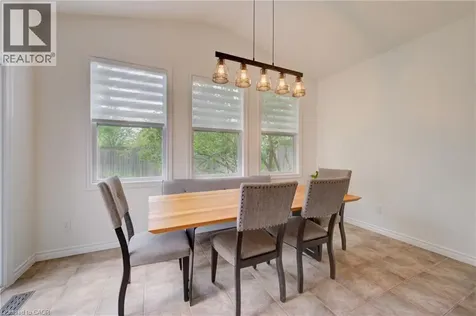729 Keats Way Waterloo ON N2T 2Y2