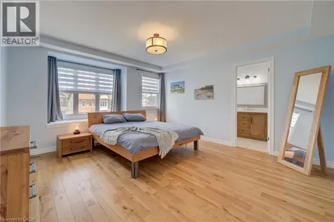 729 Keats Way Waterloo ON N2T 2Y2