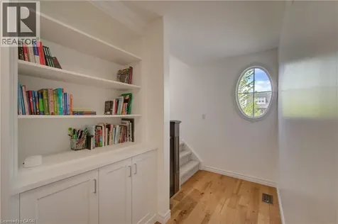 729 Keats Way Waterloo ON N2T 2Y2