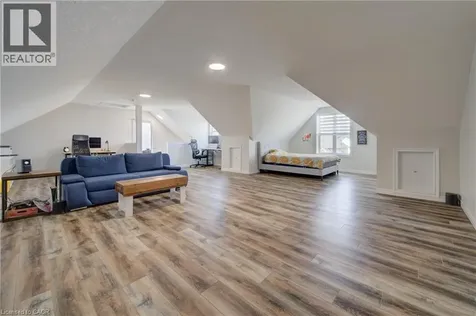 729 Keats Way Waterloo ON N2T 2Y2