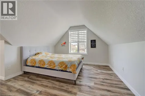 729 Keats Way Waterloo ON N2T 2Y2