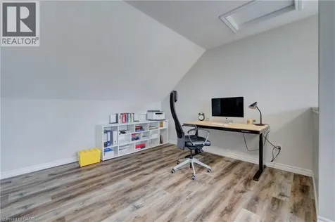 729 Keats Way Waterloo ON N2T 2Y2