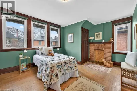 151 Holton Avenue South Hamilton ON L8M 2L6