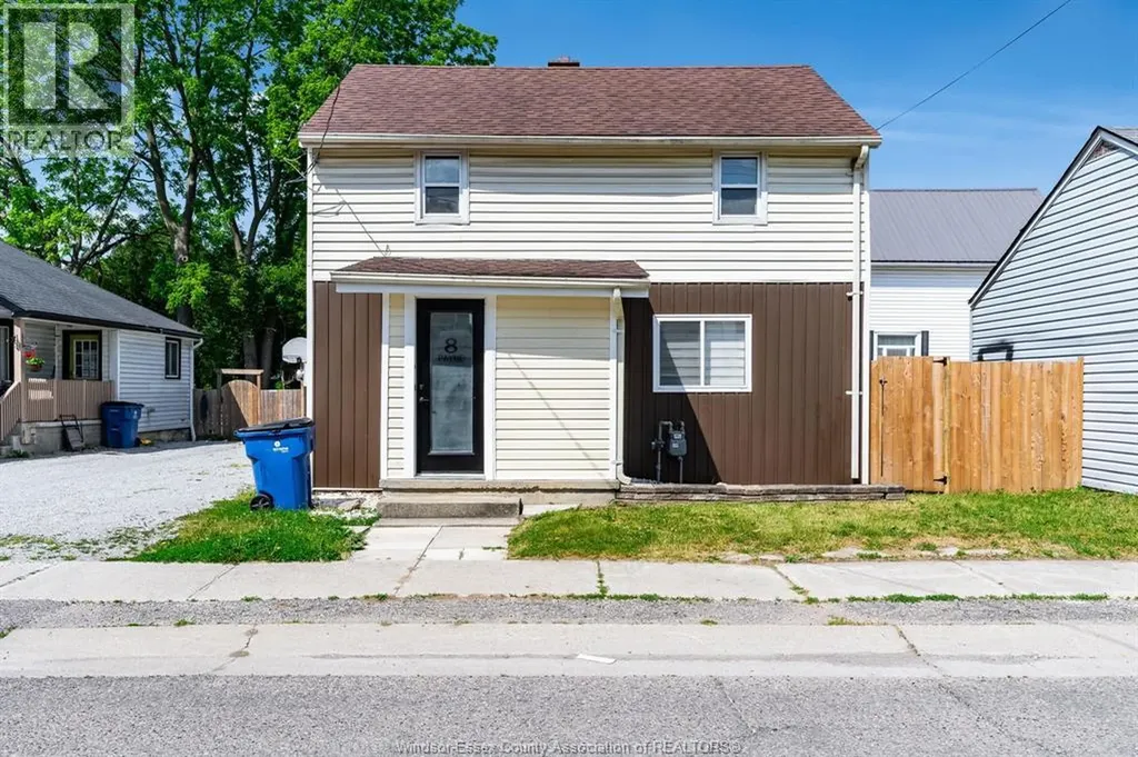 8 Payne Street Chatham ON N7M 4M9