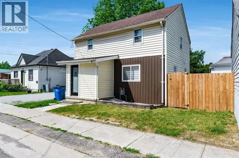 8 Payne Street Chatham ON N7M 4M9