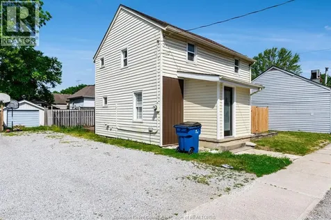 8 Payne Street Chatham ON N7M 4M9