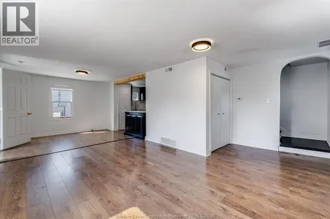 8 Payne Street Chatham ON N7M 4M9