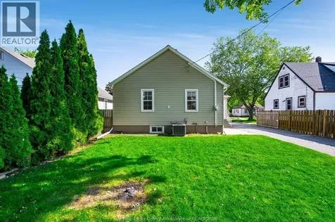 102 Marlborough Street East Leamington ON N8H 1X3