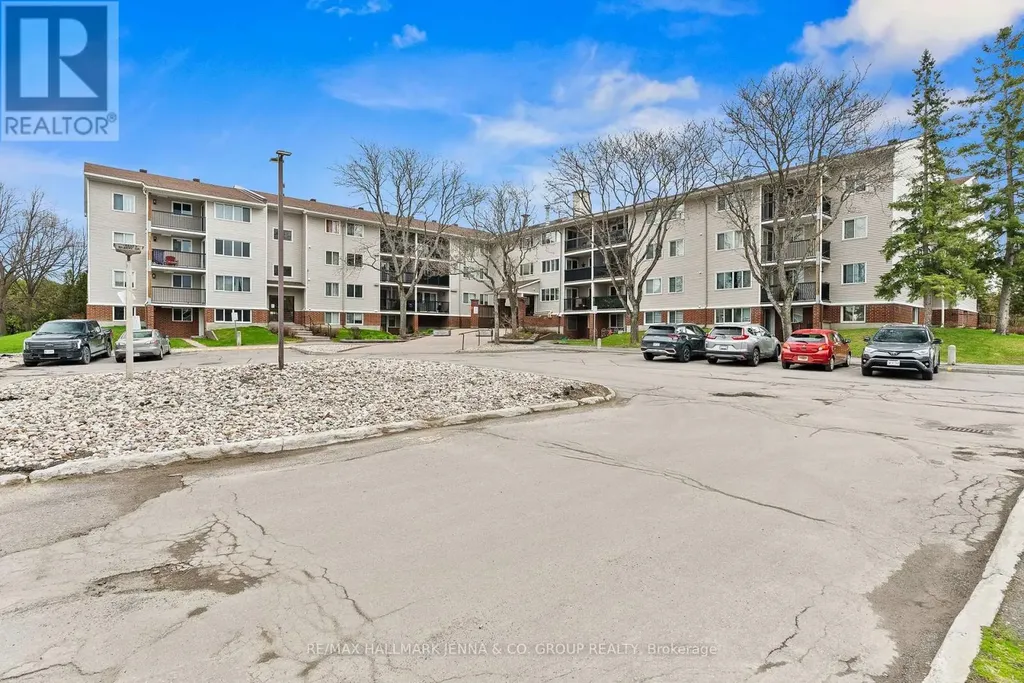 6532 Bilberry Drive Ottawa ON K1C 4N9