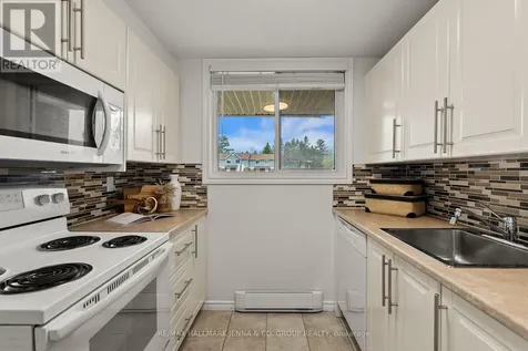 6532 Bilberry Drive Ottawa ON K1C 4N9