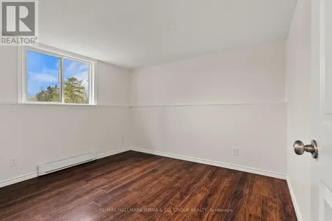 6532 Bilberry Drive Ottawa ON K1C 4N9