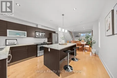 63F Young Street Ottawa ON K1S 5T5