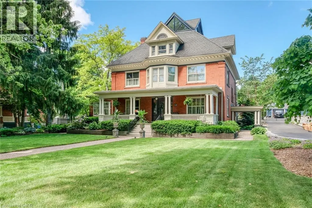 18 Brant Road North Cambridge ON N1S 2W1