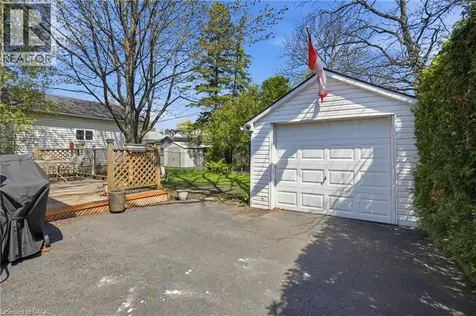 115 Empress Avenue Hamilton ON L9A 1M5