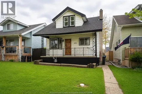1015 Oak Windsor ON N9A 5G5