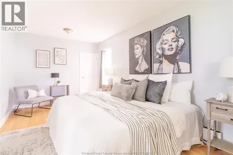 1015 Oak Windsor ON N9A 5G5