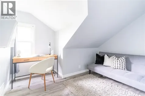 1015 Oak Windsor ON N9A 5G5
