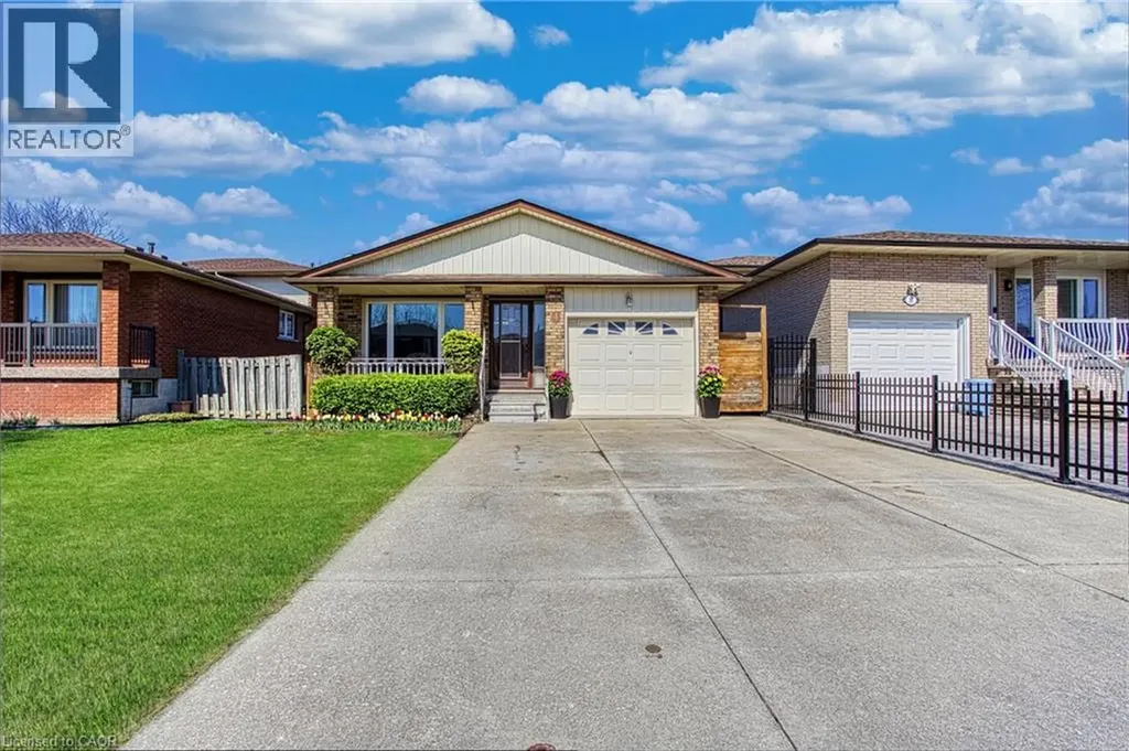 4 Colgate Court Hamilton ON L9C 6Z6