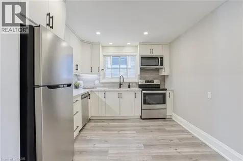 4 Colgate Court Hamilton ON L9C 6Z6