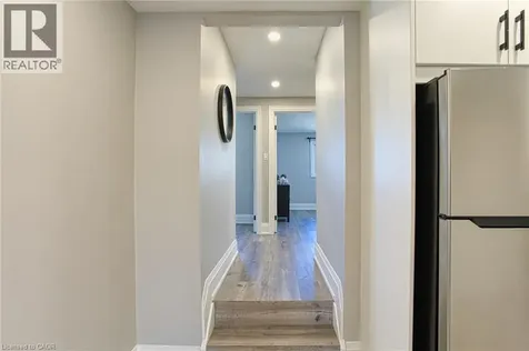 4 Colgate Court Hamilton ON L9C 6Z6