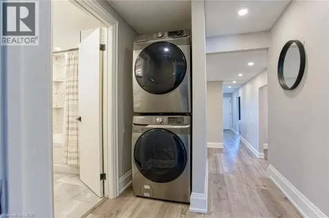 4 Colgate Court Hamilton ON L9C 6Z6