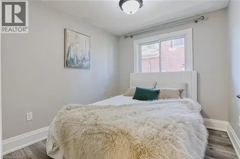 4 Colgate Court Hamilton ON L9C 6Z6