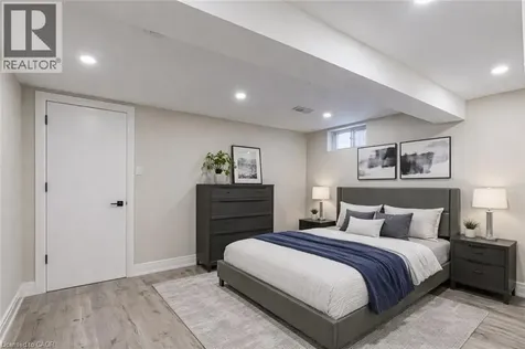 4 Colgate Court Hamilton ON L9C 6Z6