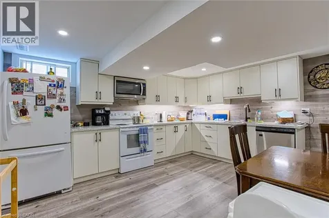4 Colgate Court Hamilton ON L9C 6Z6